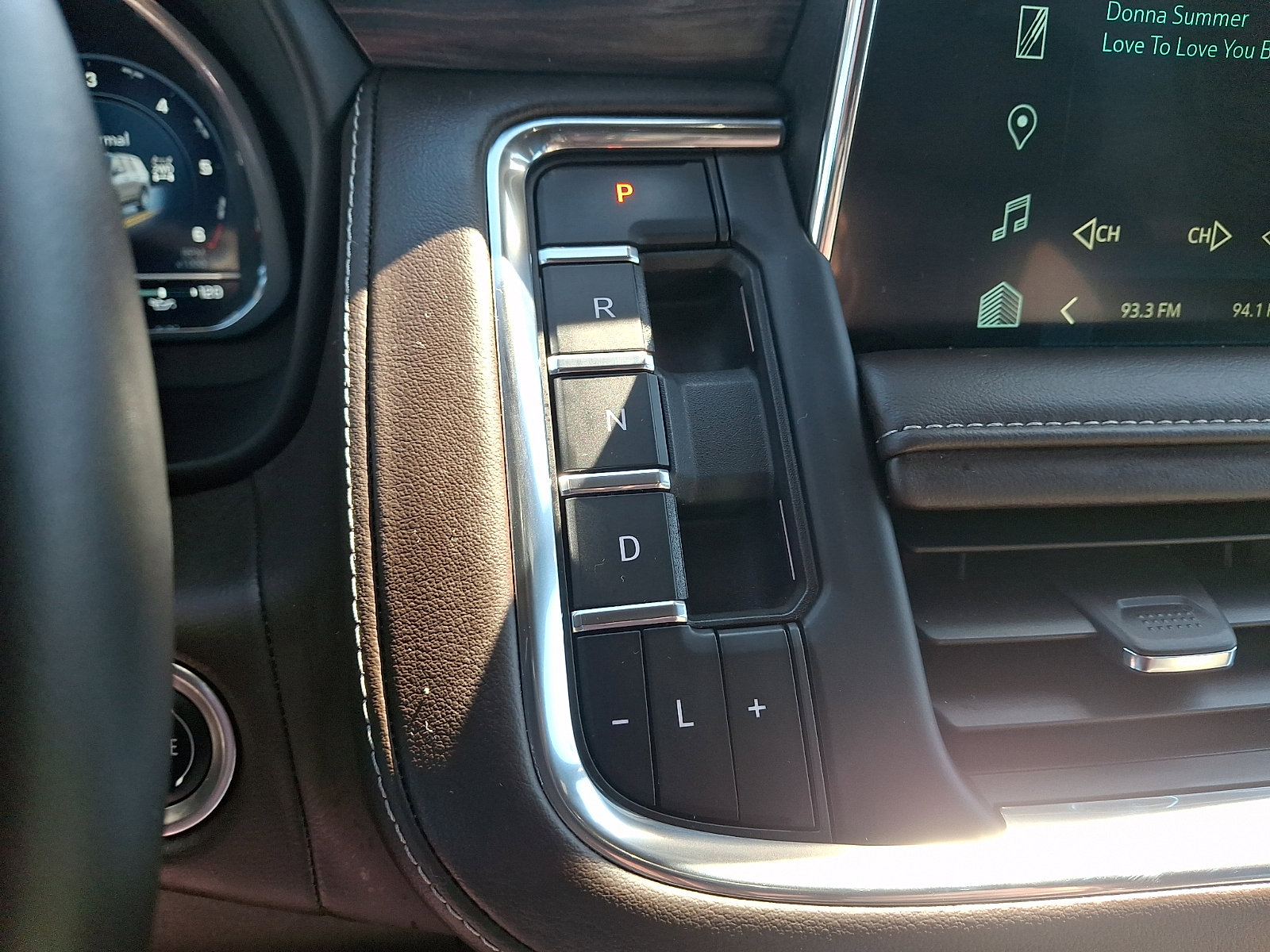 Used 2024 Chevrolet Tahoe LT image 15