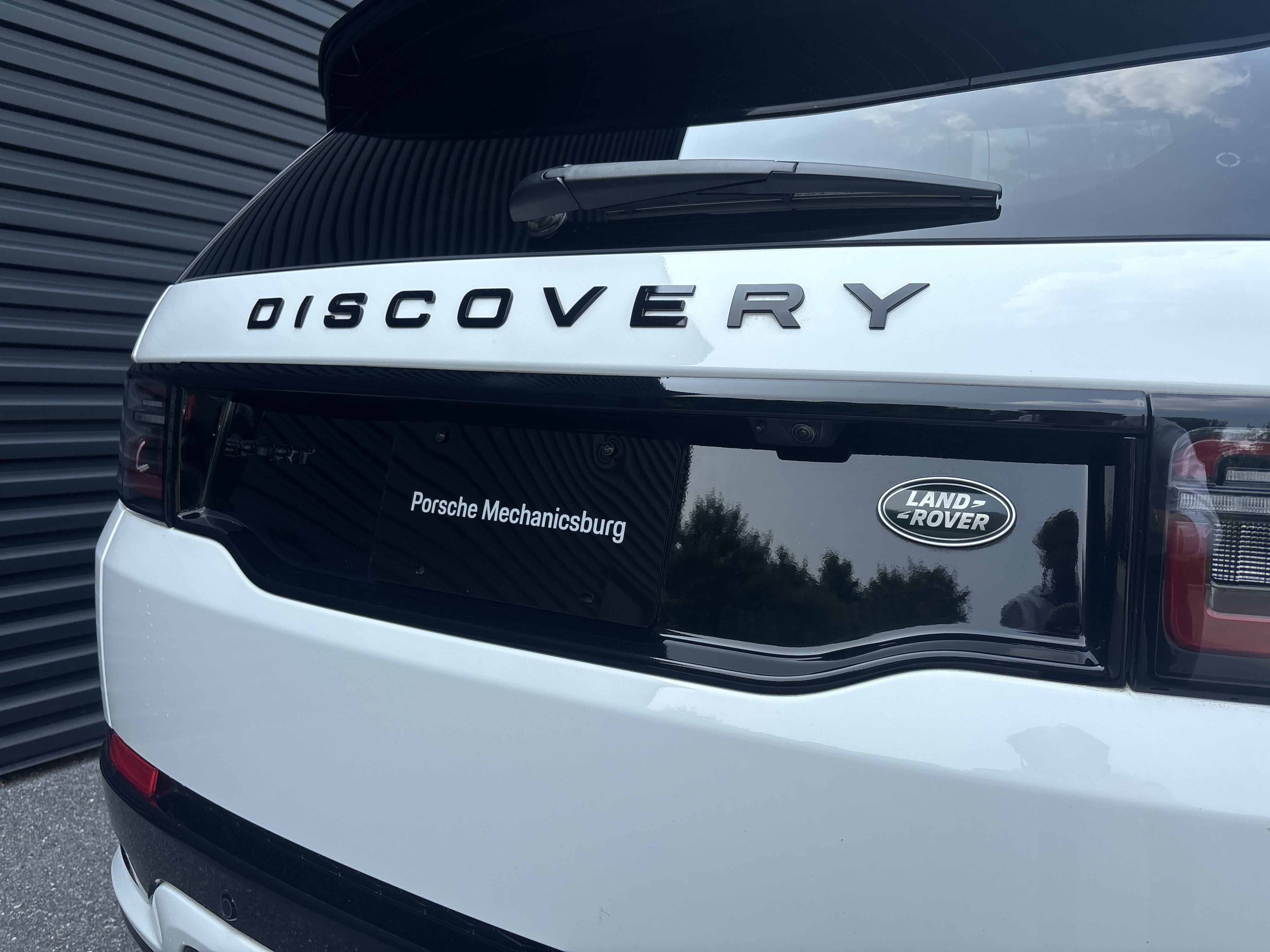Used 2023 Land Rover Discovery Sport SE R-Dynamic AWD/4WD image 12