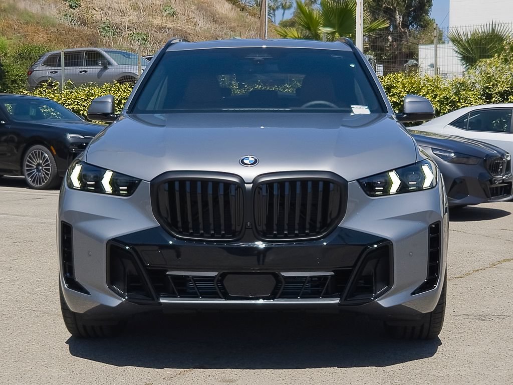 New 2026 BMW X5 xDrive40i w/ M Sport Package AWD/4WD image 2