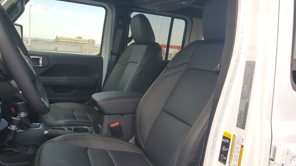 New 2025 Jeep Wrangler Sahara image 17