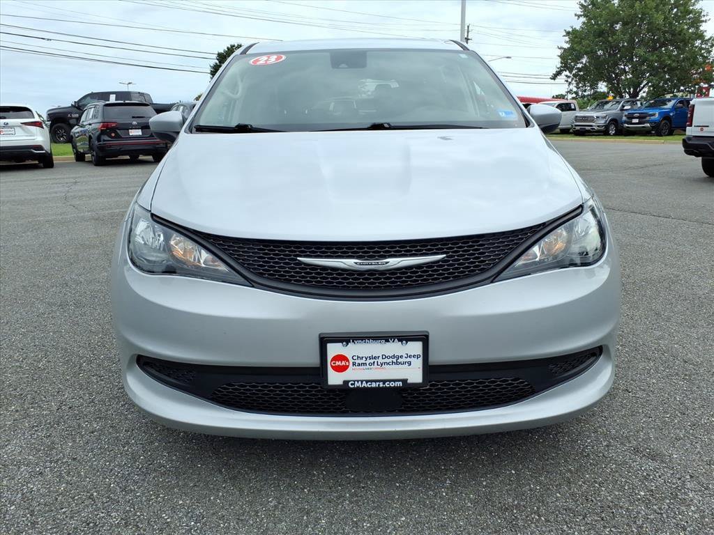 Used 2023 Chrysler Voyager LX FWD image 9