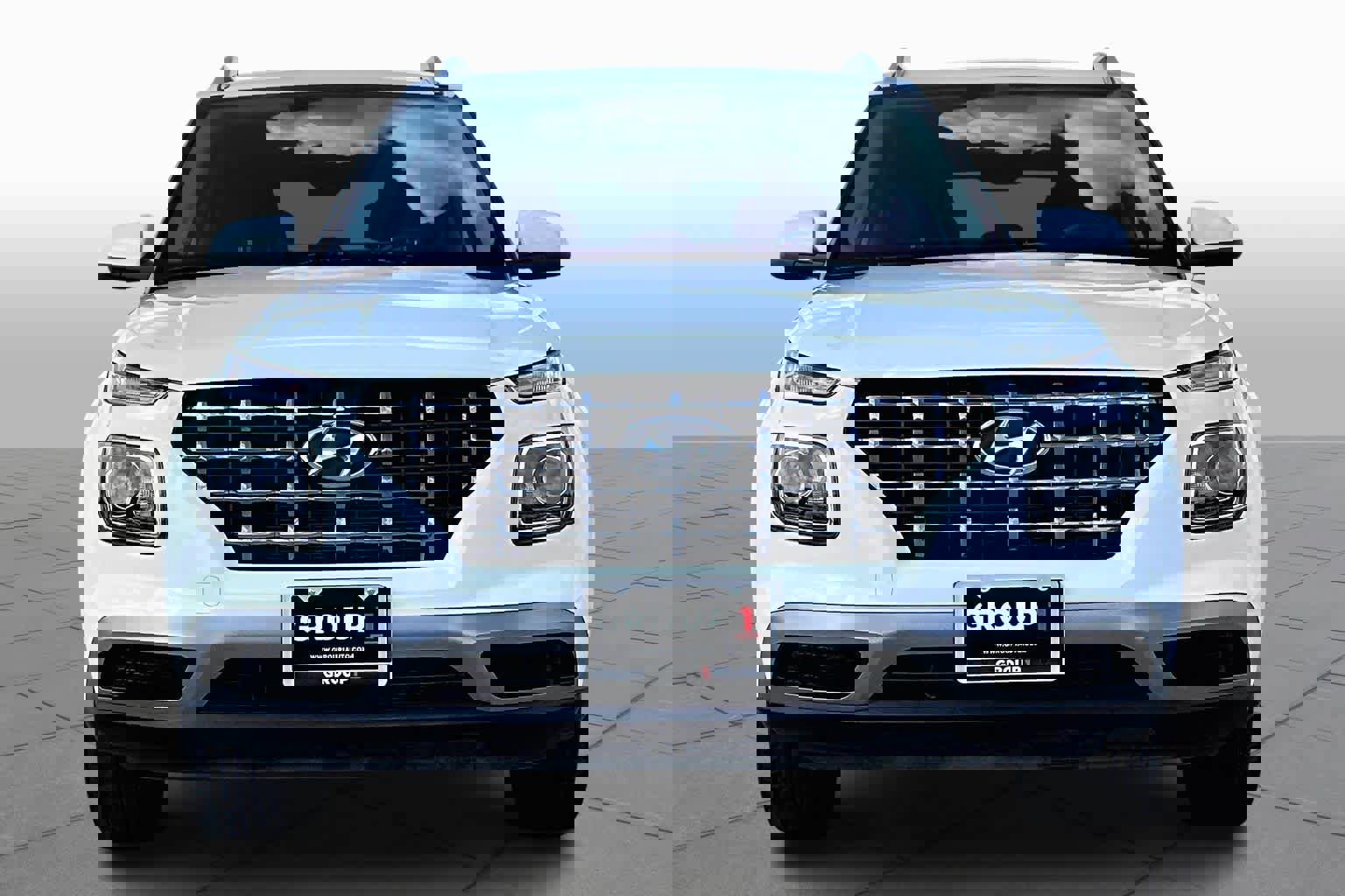 Used 2023 Hyundai Venue SEL image 4