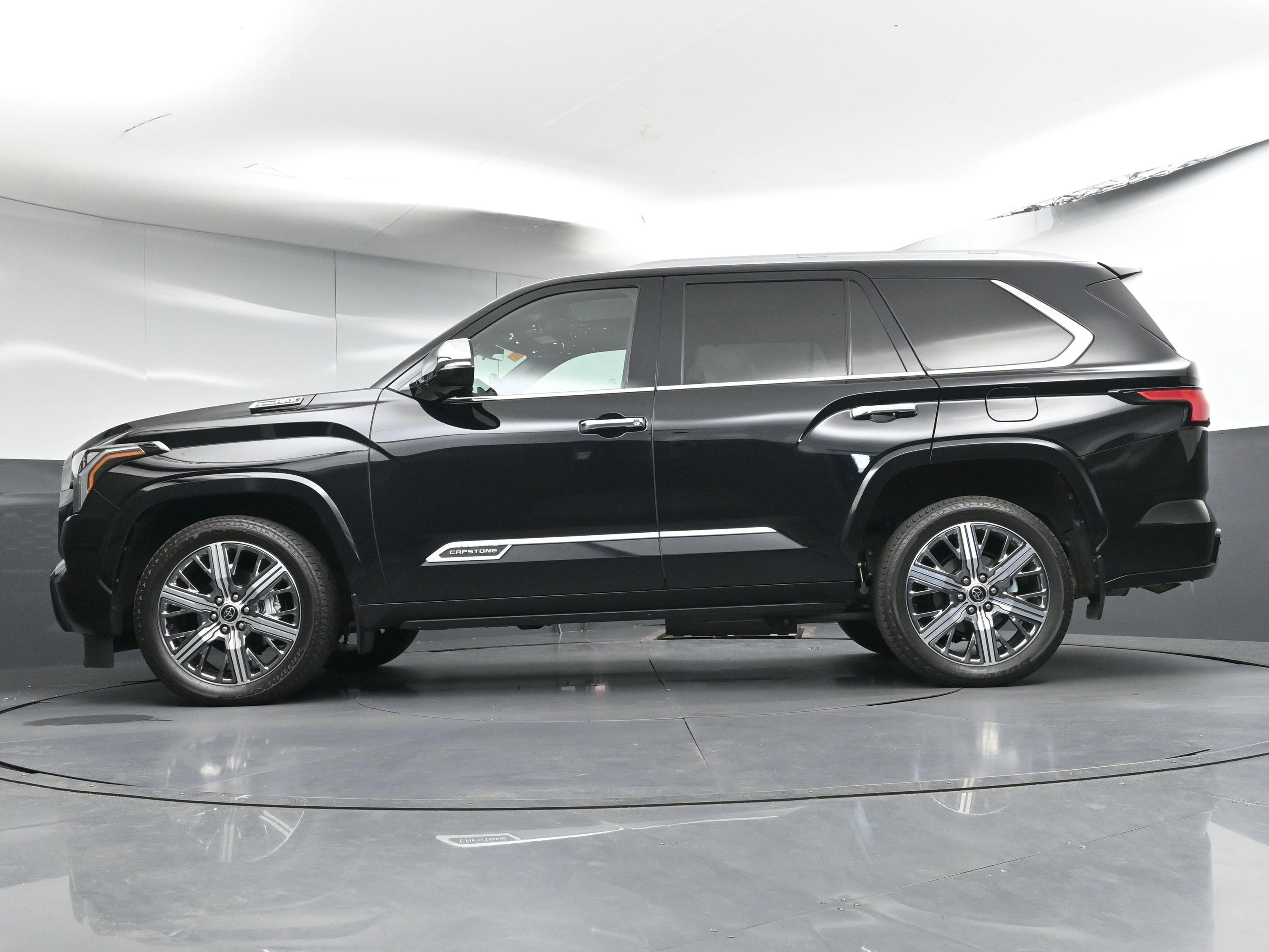 Certified 2024 Toyota Sequoia Capstone image 31