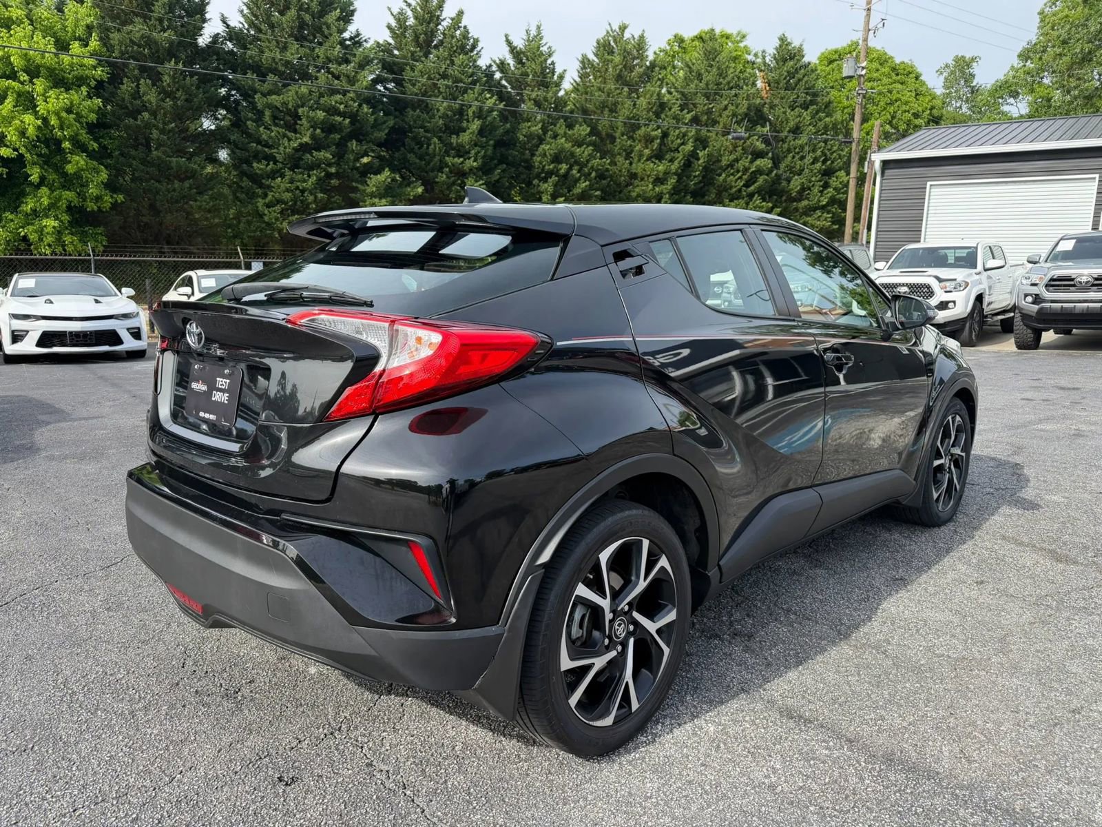 Used 2018 Toyota C-HR XLE FWD image 9