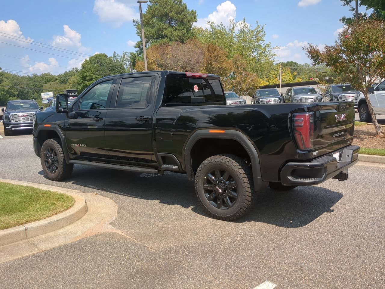 New 2026 GMC Sierra 2500 AT4 w/ AT4 Premium Plus Package AWD/4WD image 6