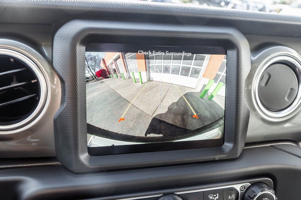 Used 2023 Jeep Wrangler Unlimited Sahara AWD/4WD image 11