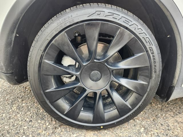 Used 2022 Tesla Model Y Long Range AWD/4WD image 19
