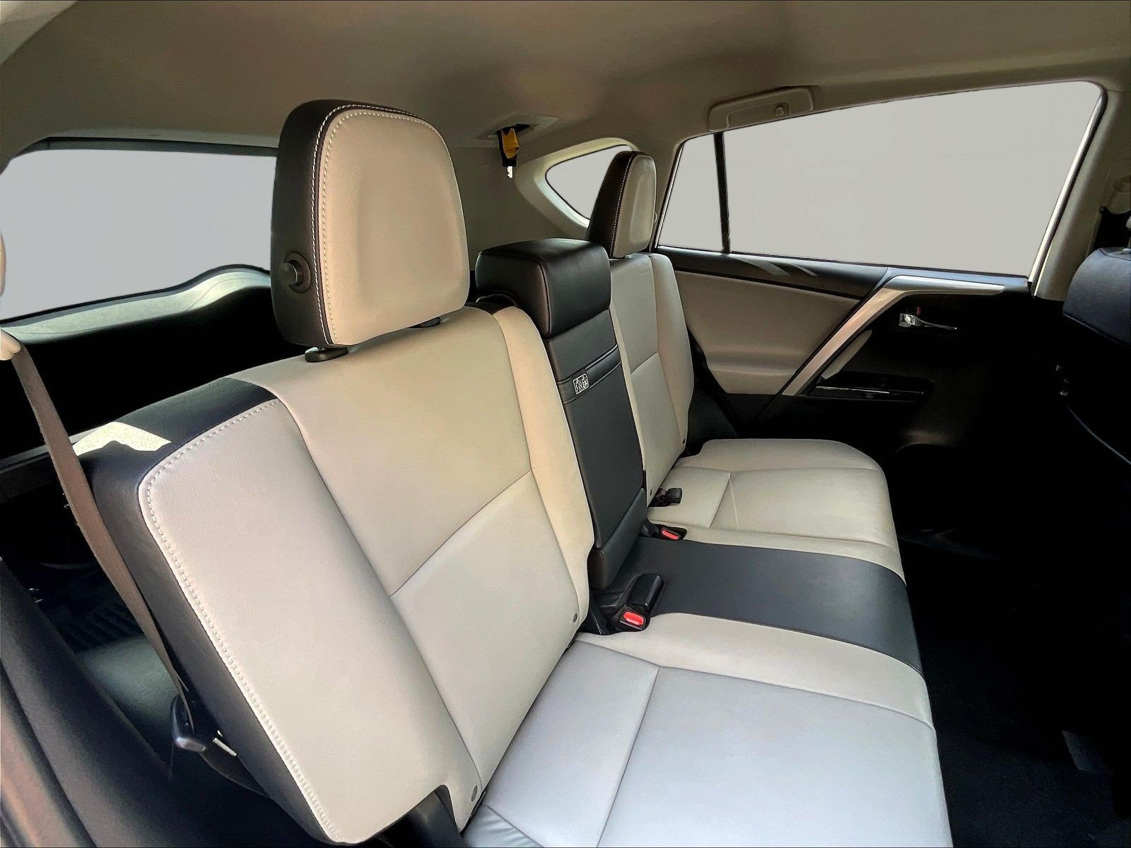 Used 2018 Toyota RAV4 Limited w/ Advanced Technology Package AWD/4WD image 25