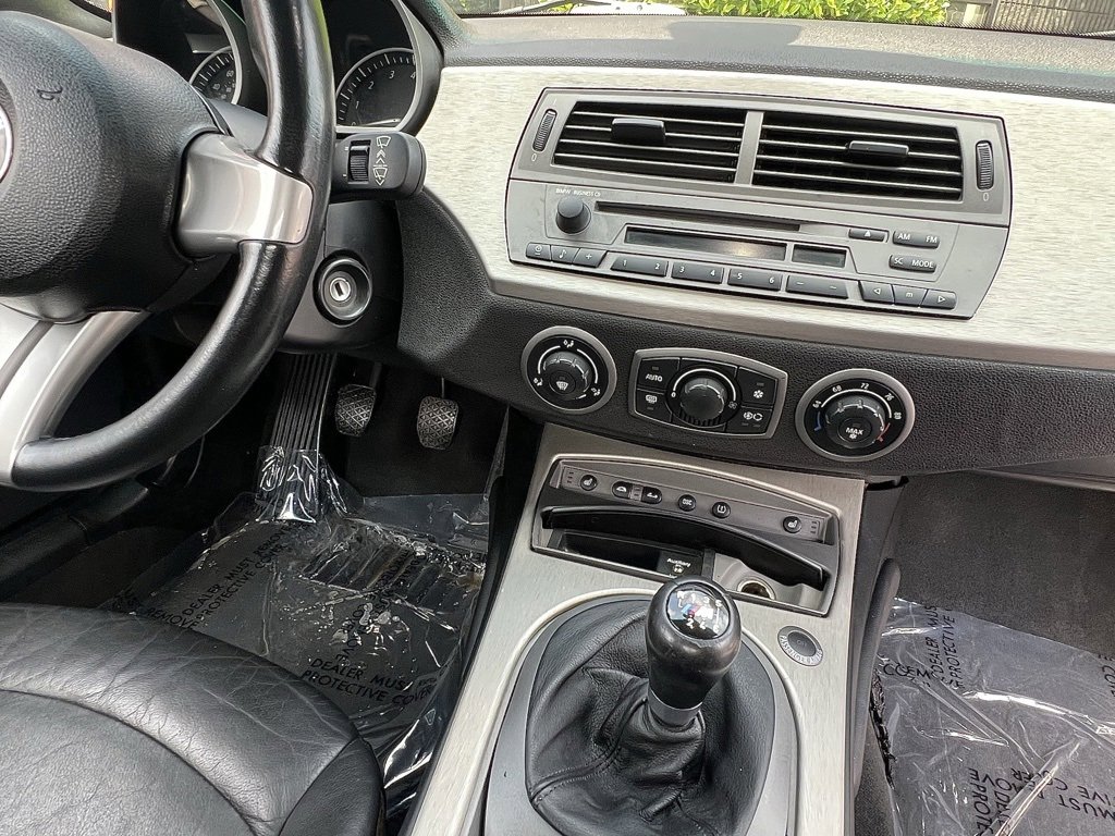 Used 2003 BMW Z4 2.5i image 37