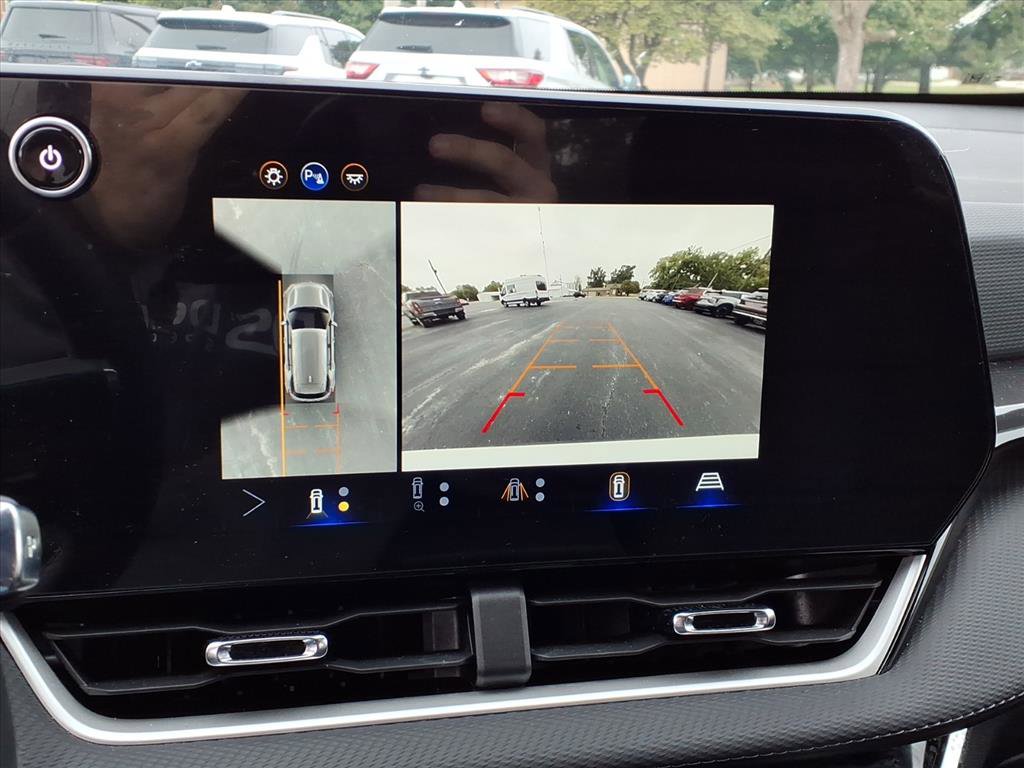 Used 2026 Chevrolet Equinox LT w/ Safety and Technology Package image 10