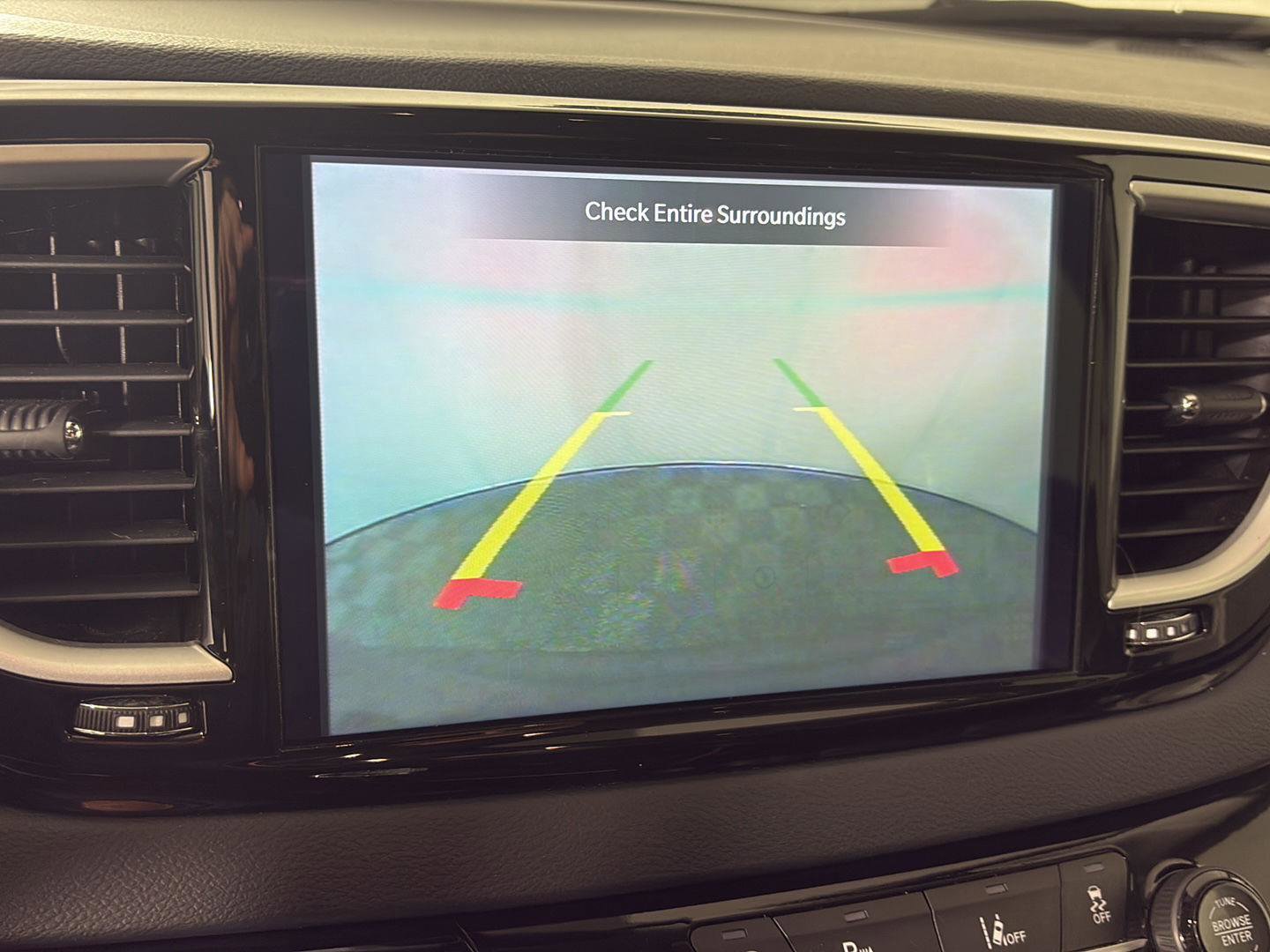 Used 2024 Chrysler Pacifica Touring-L image 9