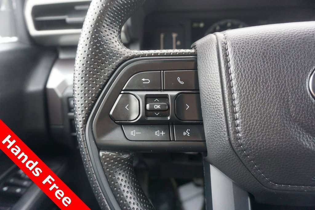 Used 2025 Toyota Tacoma SR5 image 4