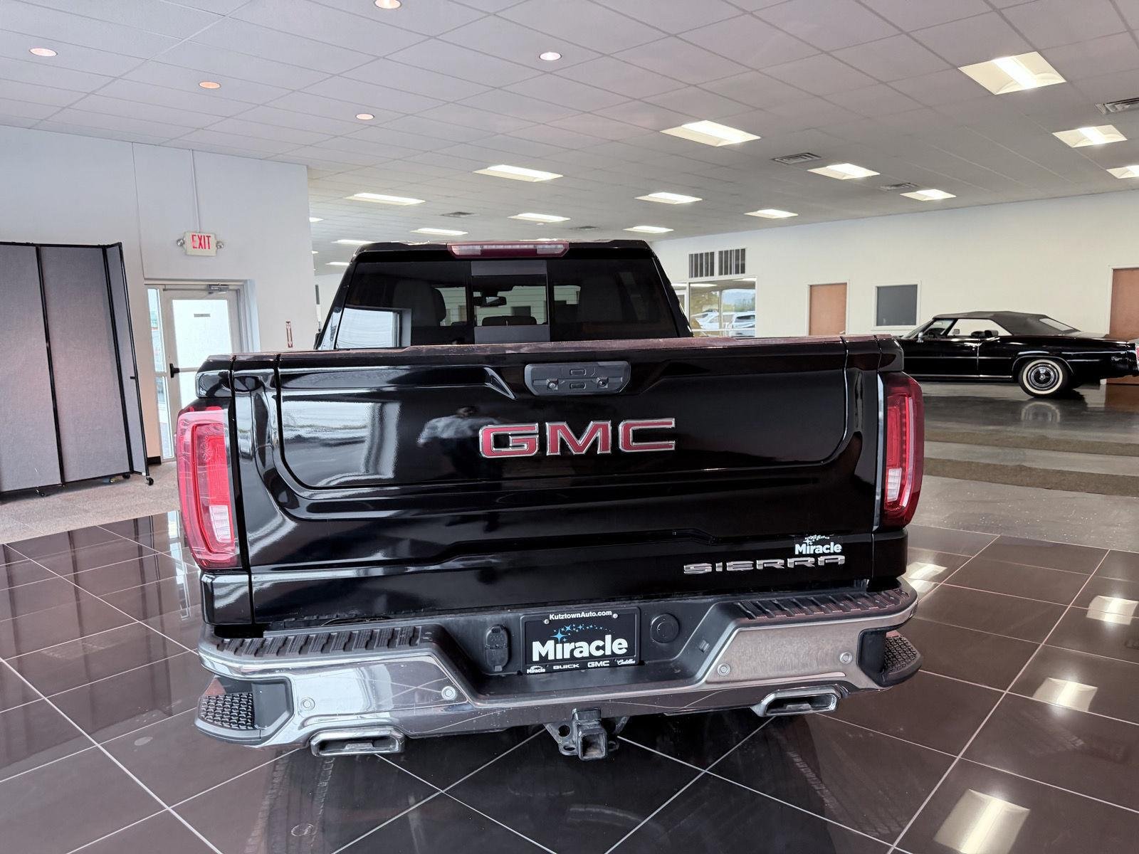 Used 2021 GMC Sierra 1500 SLT w/ SLT Premium Plus Package AWD/4WD image 14