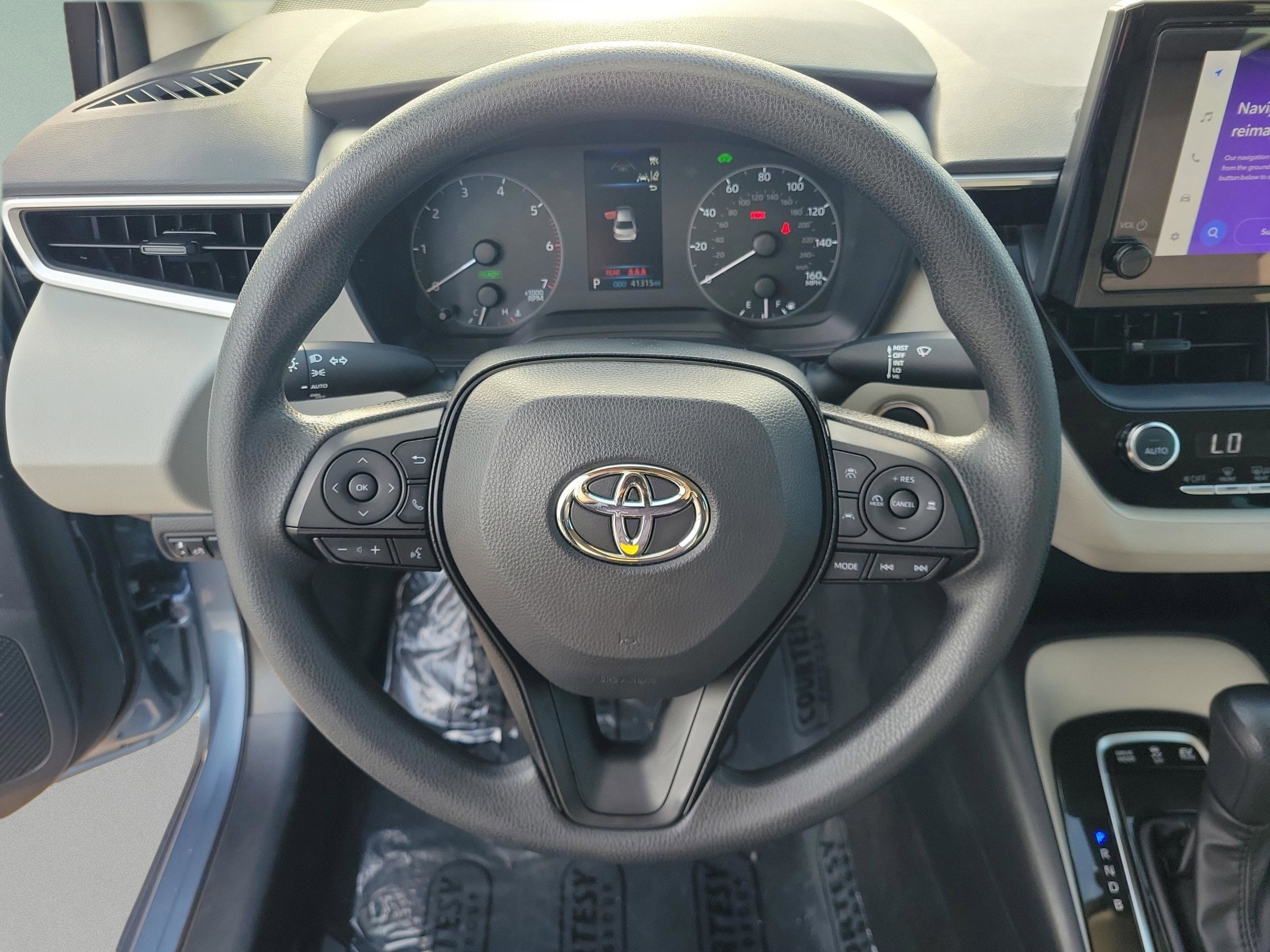 Used 2025 Toyota Corolla LE w/ Convenience Package image 22