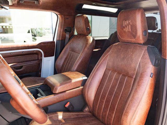 Used 2022 Land Rover Defender 90 X-Dynamic HSE image 4