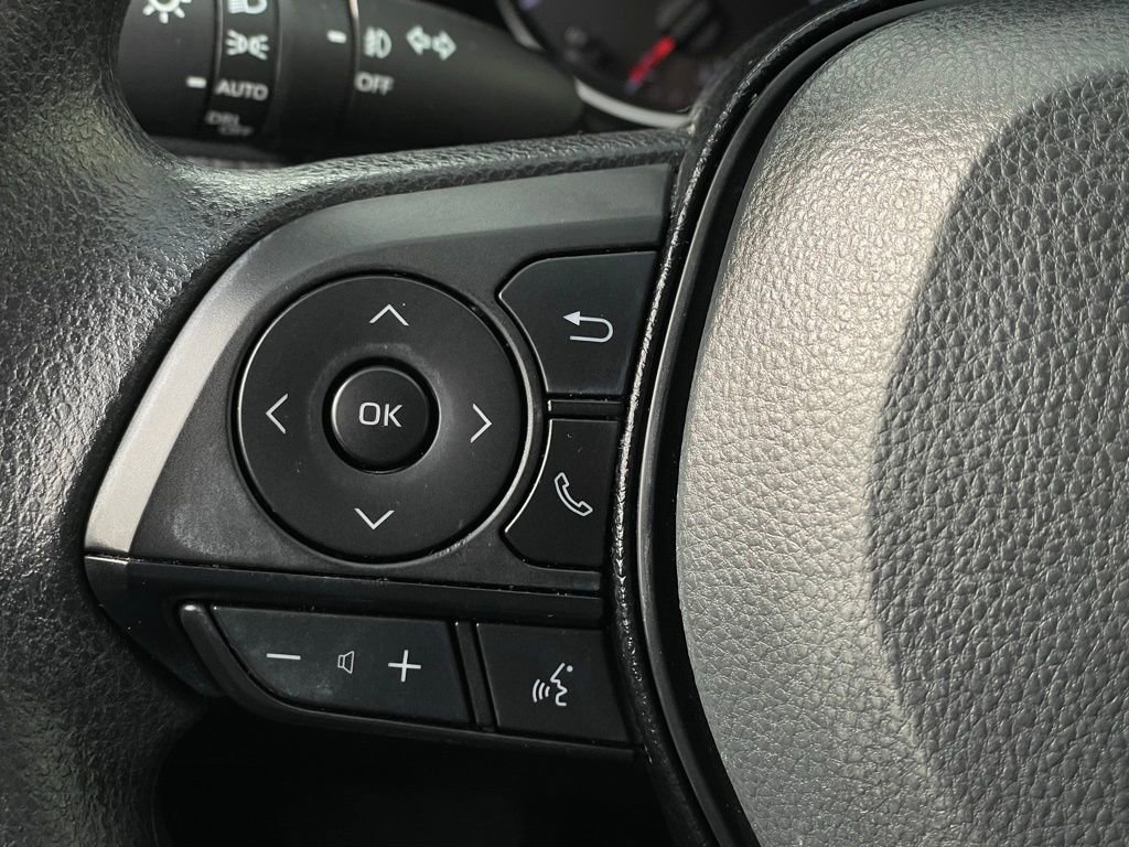 Used 2021 Toyota RAV4 XLE image 15