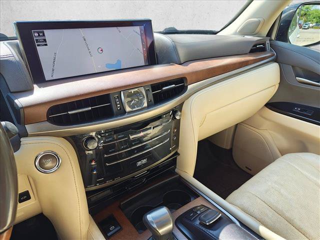 Used 2016 Lexus LX 570 4WD w/ Luxury Package image 13