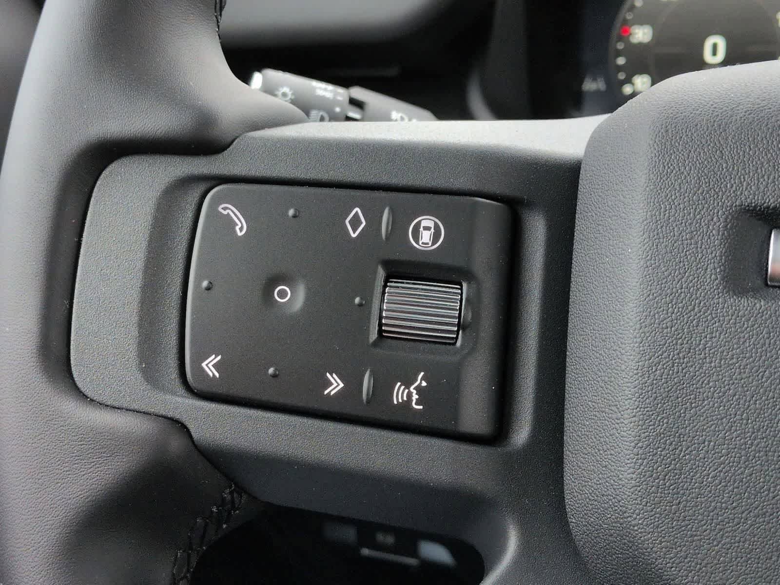 New 2026 Land Rover Defender 110 X-Dynamic SE AWD/4WD image 24