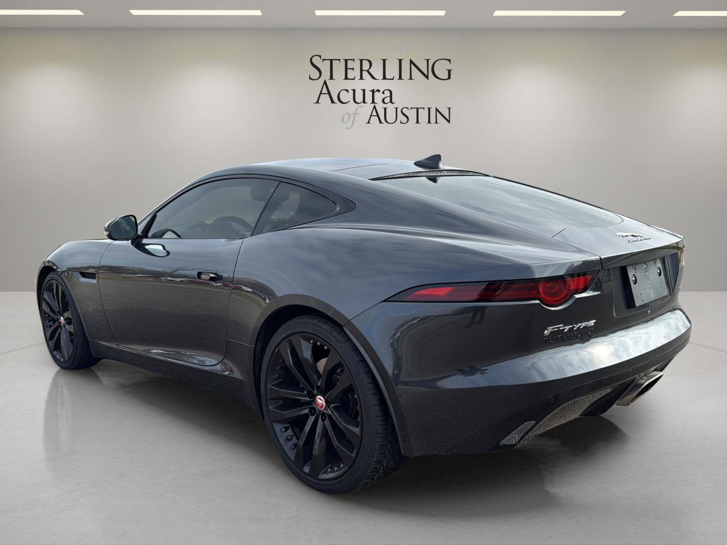 Used 2019 Jaguar F-TYPE Coupe image 7