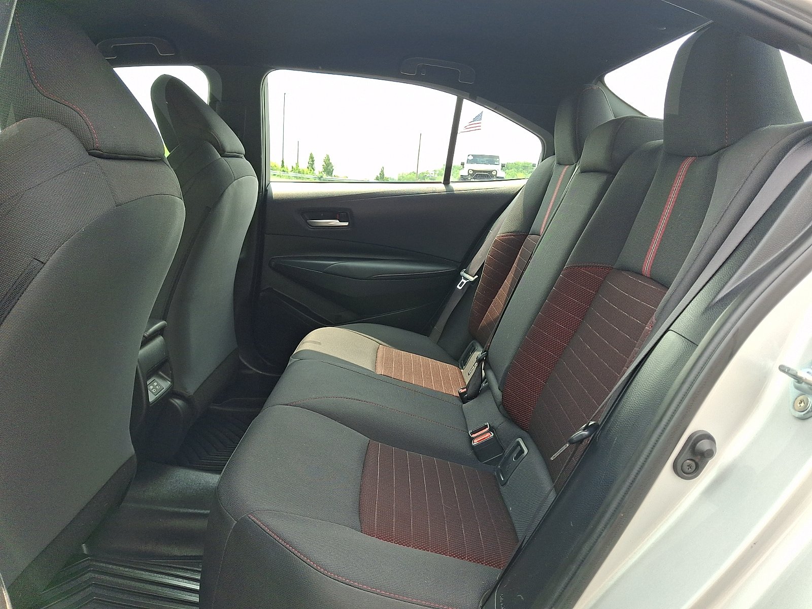 Used 2023 Toyota Corolla SE FWD image 11