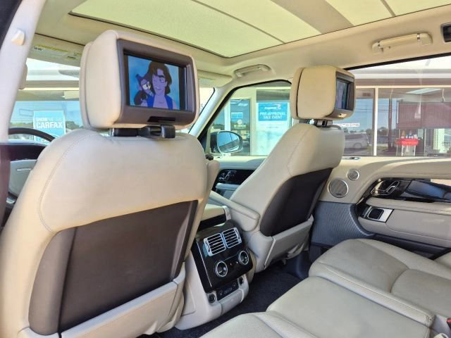 Used 2018 Land Rover Range Rover Supercharged image 12