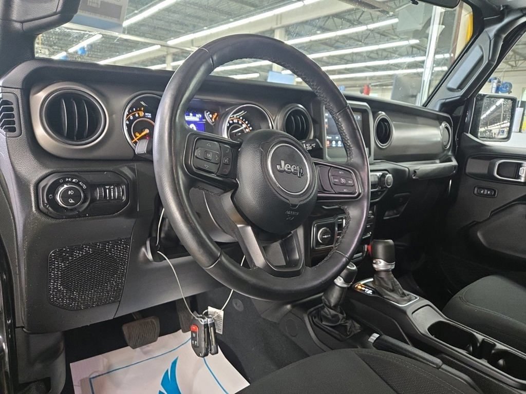 Used 2022 Jeep Gladiator Sport AWD/4WD image 5