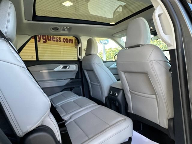 New 2026 Ford Explorer Active w/ Active Comfort Package AWD/4WD image 4