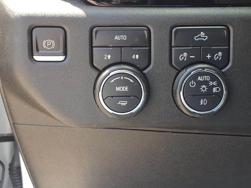 Used 2023 Chevrolet Silverado 1500 RST AWD/4WD image 16