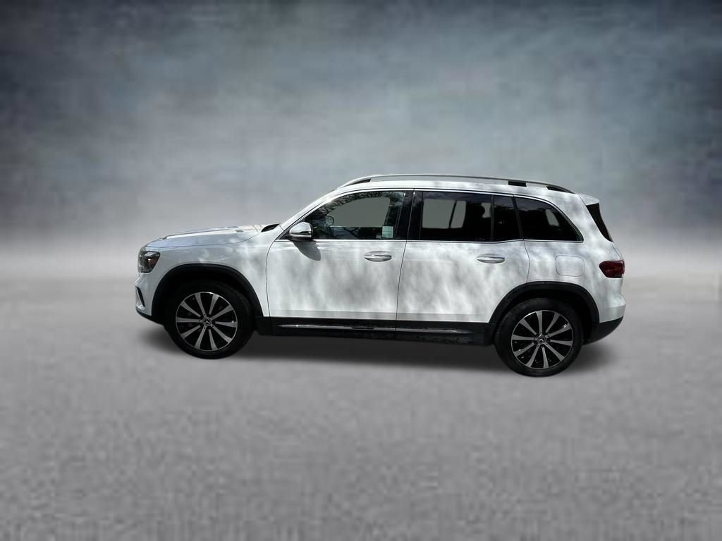 Used 2022 Mercedes-Benz GLB 250 w/ Premium Package Lite image 4
