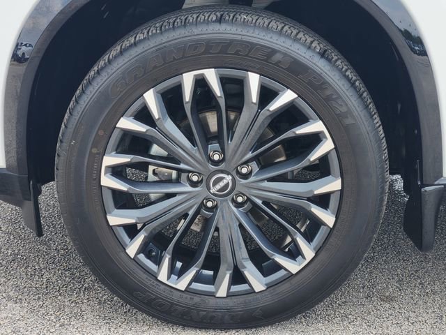 Used 2024 Nissan Rogue Platinum w/ Platinum Premium Package FWD image 8