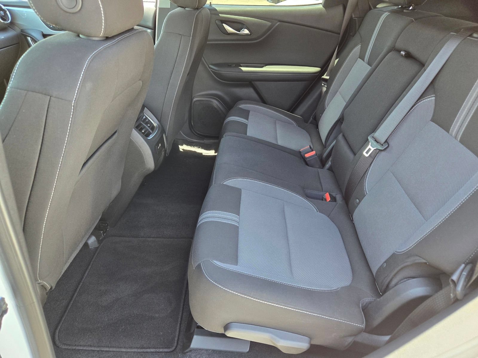 Used 2025 Chevrolet Blazer LT AWD/4WD image 10