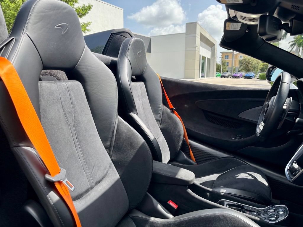 Used 2020 McLaren 600LT Spider RWD image 25
