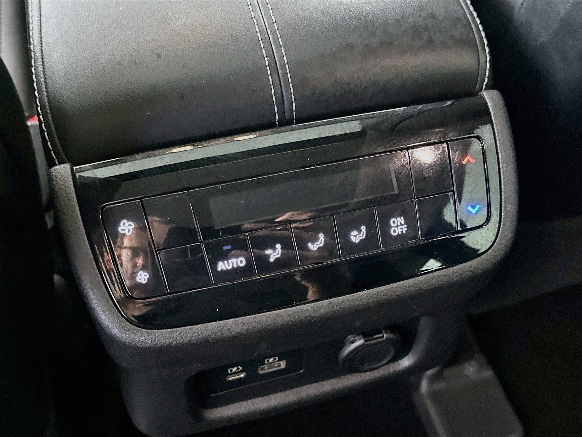 Used 2023 INFINITI QX60 Luxe w/ Performance Audio Package FWD image 28