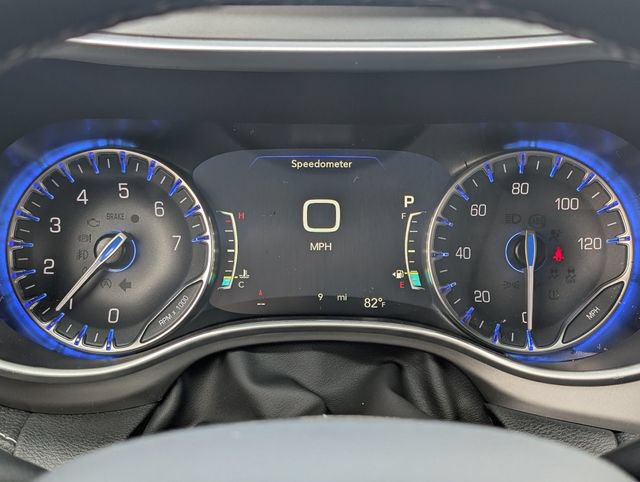 New 2027 Chrysler Pacifica Limited FWD image 20