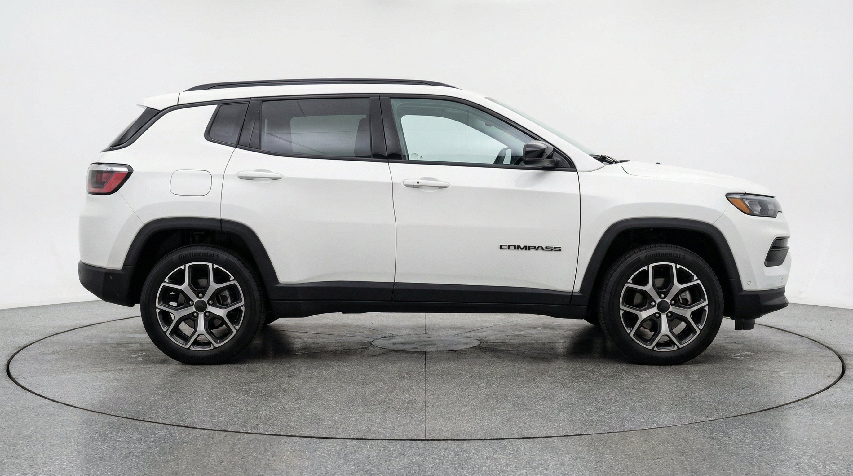 Used 2025 Jeep Compass Limited AWD/4WD image 11