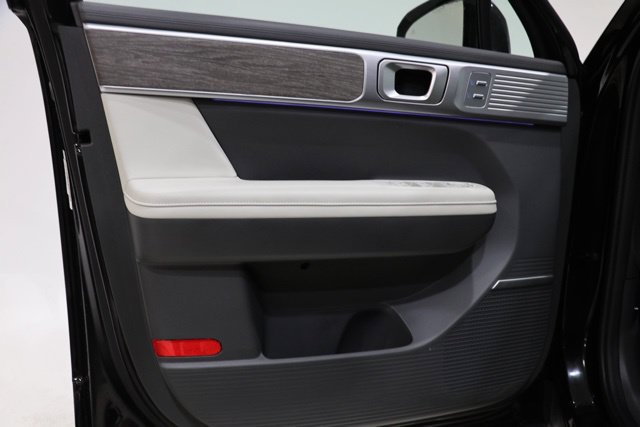Used 2025 Hyundai Santa Fe Calligraphy FWD image 16