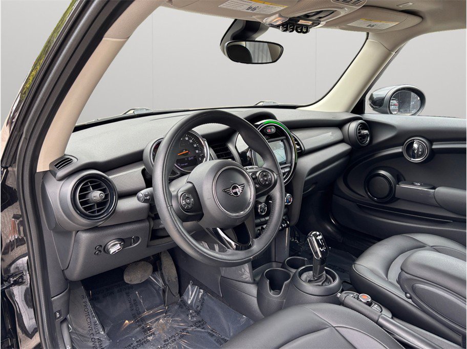 Used 2021 MINI Cooper 2-Door Hardtop FWD image 6