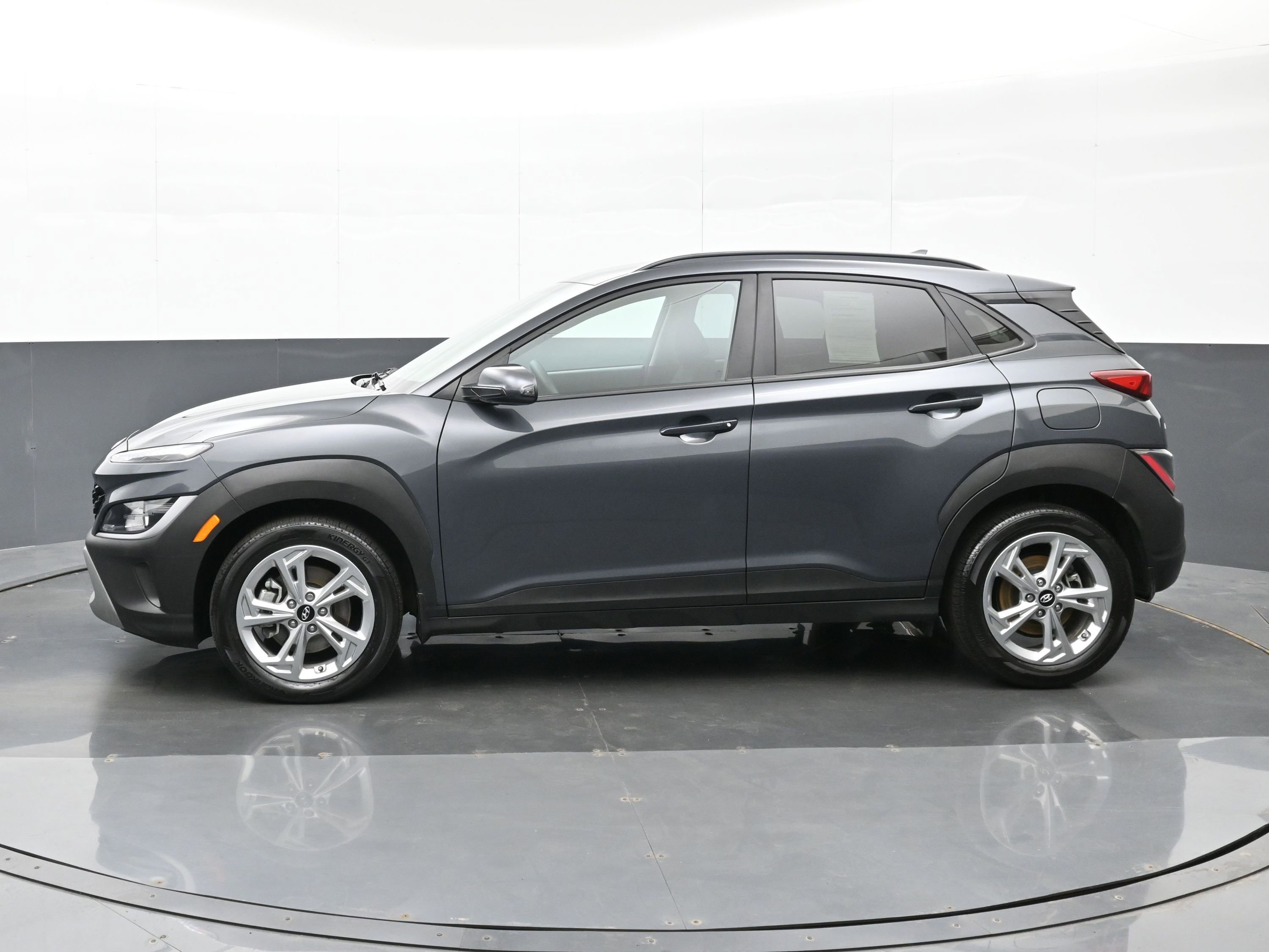 Used 2022 Hyundai Kona SEL image 9