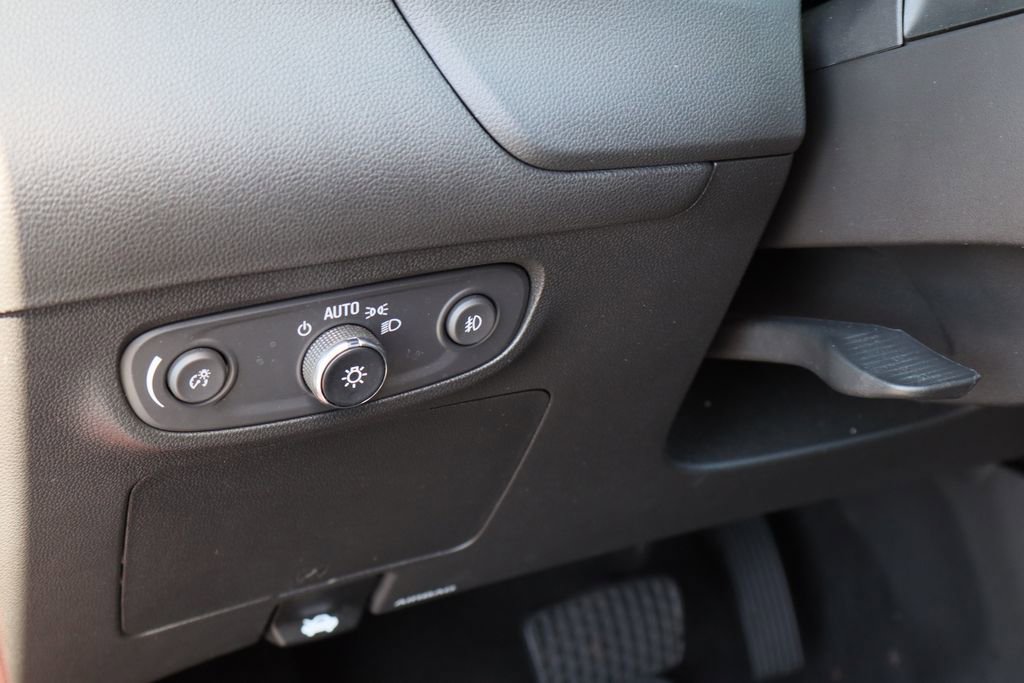 Used 2023 Buick Encore GX Select w/ Sport Touring Package image 11