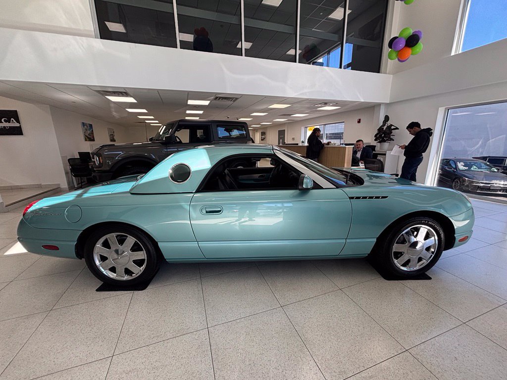 Used 2002 Ford Thunderbird RWD image 4