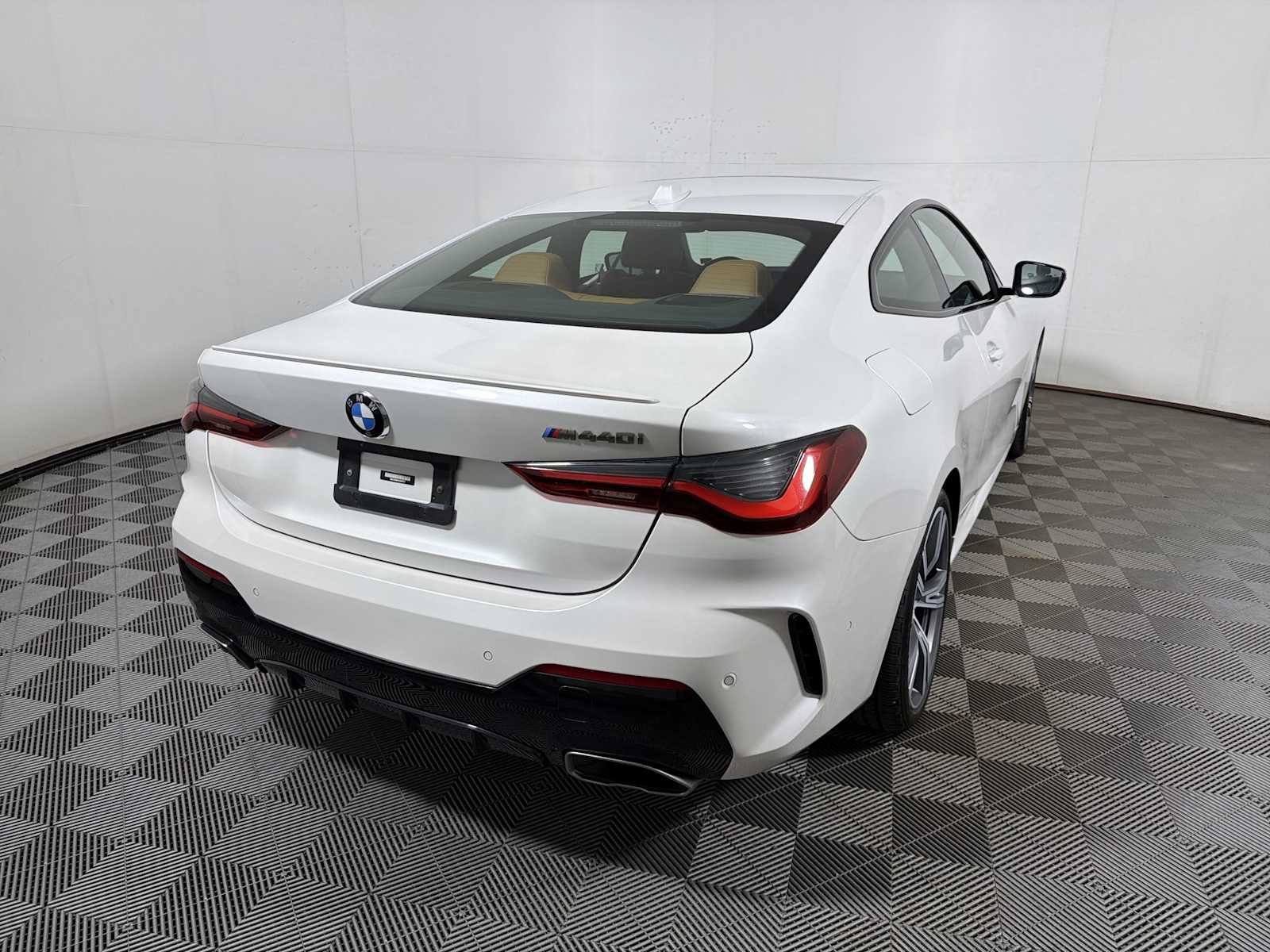 Used 2024 BMW 440i xDrive Coupe w/ Premium Package AWD/4WD image 6
