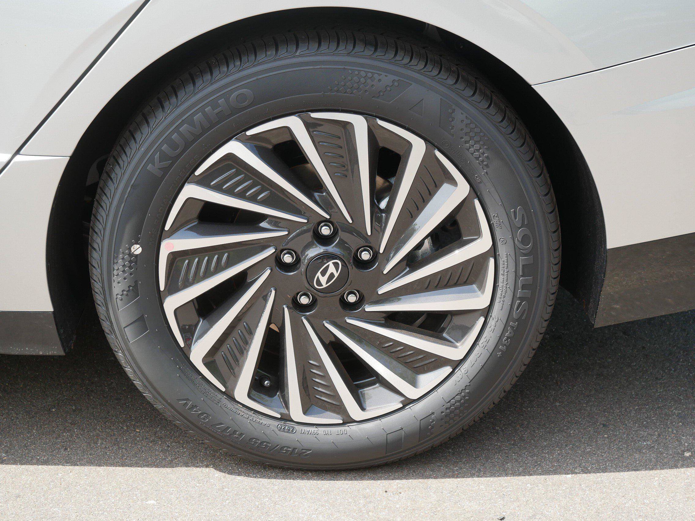 New 2026 Hyundai Sonata SEL FWD image 4