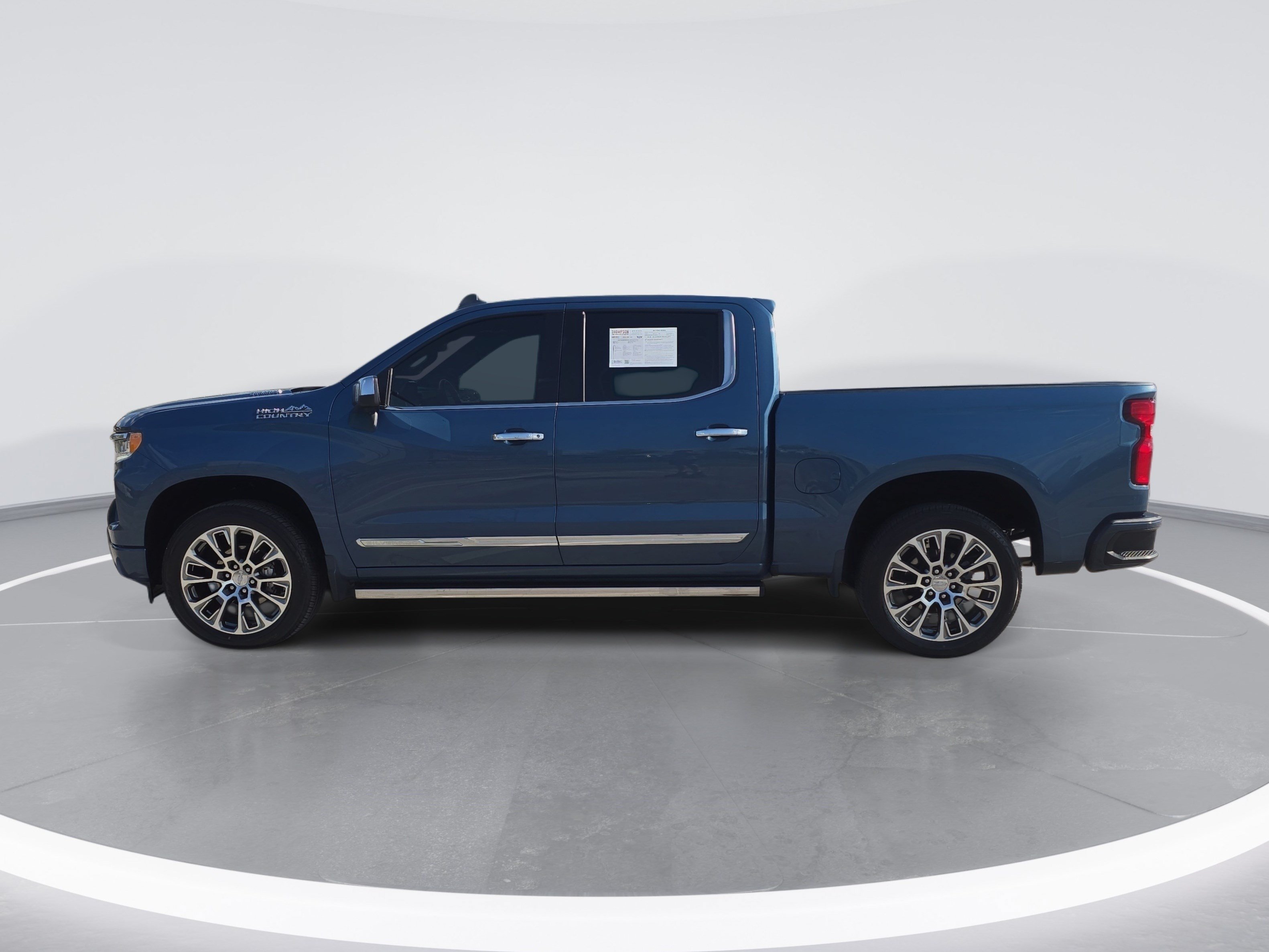 Used 2024 Chevrolet Silverado 1500 High Country w/ High Country Premium Package AWD/4WD image 6