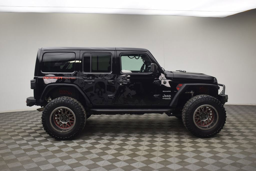 Used 2018 Jeep Wrangler Unlimited Sahara w/ Uconnect 4C Nav & Sound Group image 13
