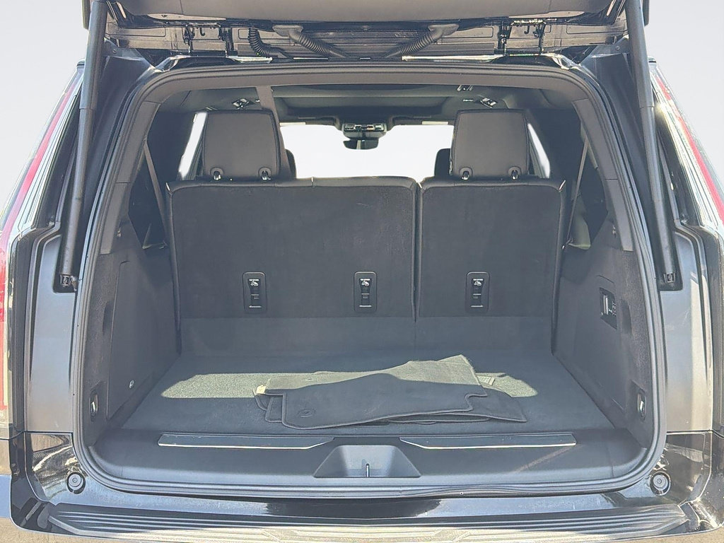 Used 2025 Cadillac Escalade ESV Sport AWD/4WD image 28