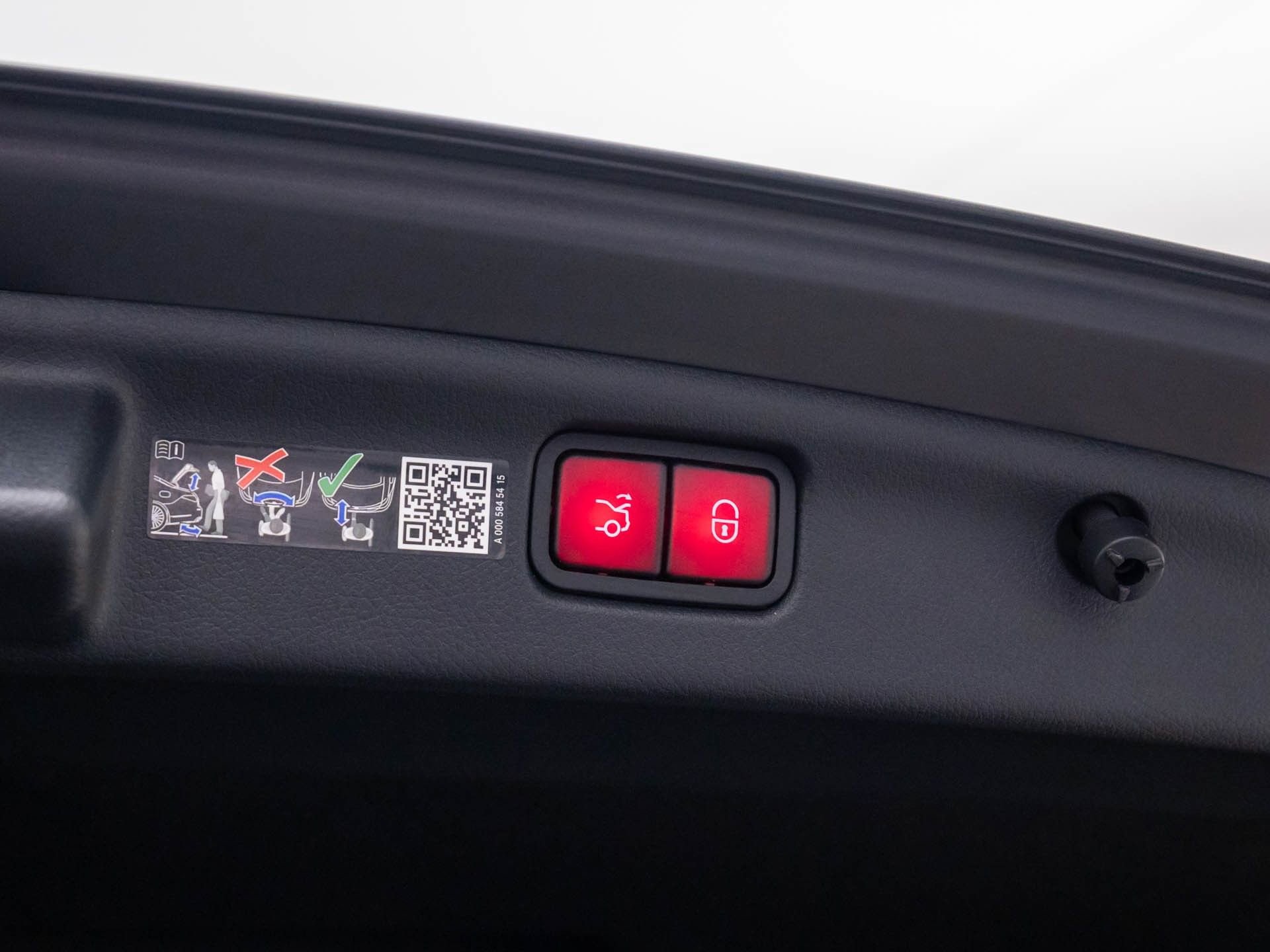 Used 2024 Mercedes-Benz C 300 Sedan image 30