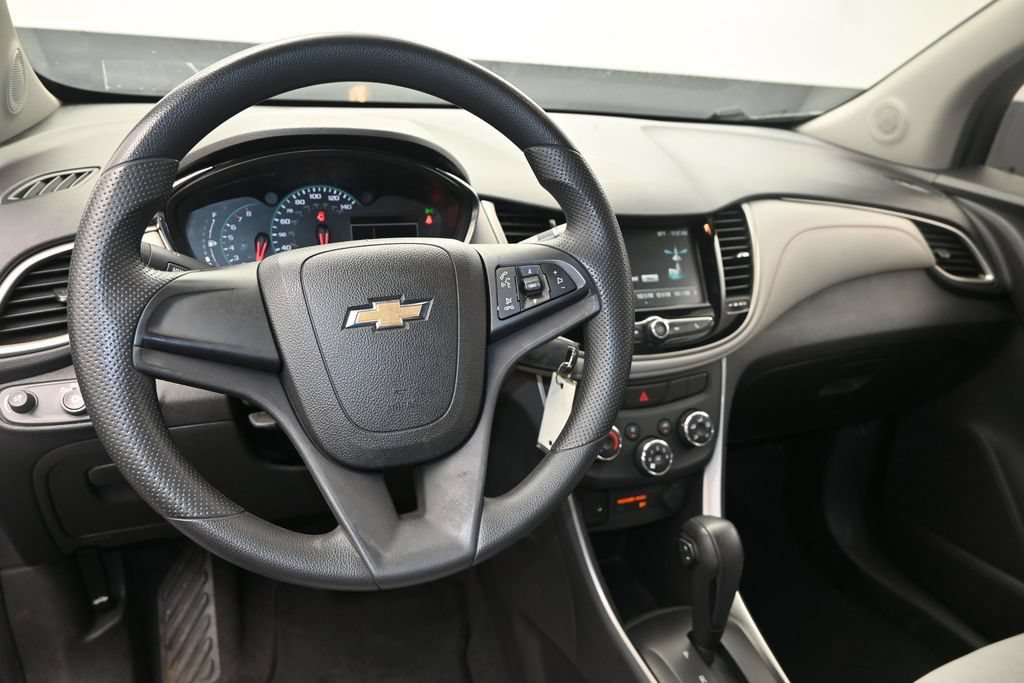 Used 2017 Chevrolet Trax LS FWD image 21