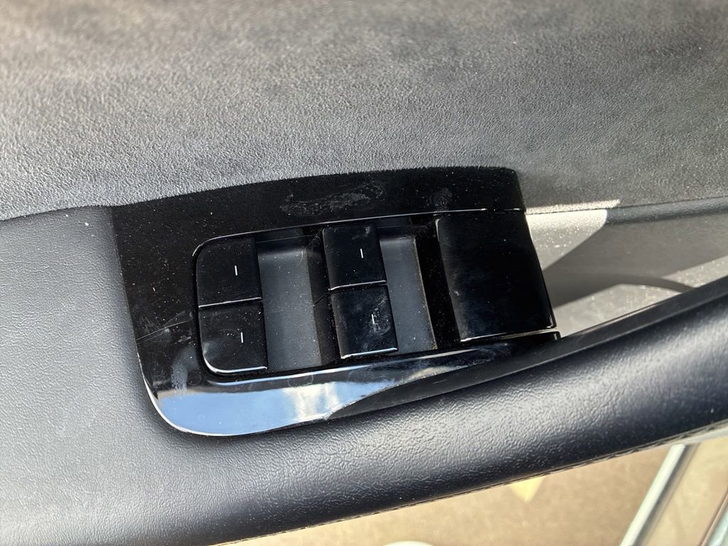 Used 2021 Tesla Model Y Long Range AWD/4WD image 7