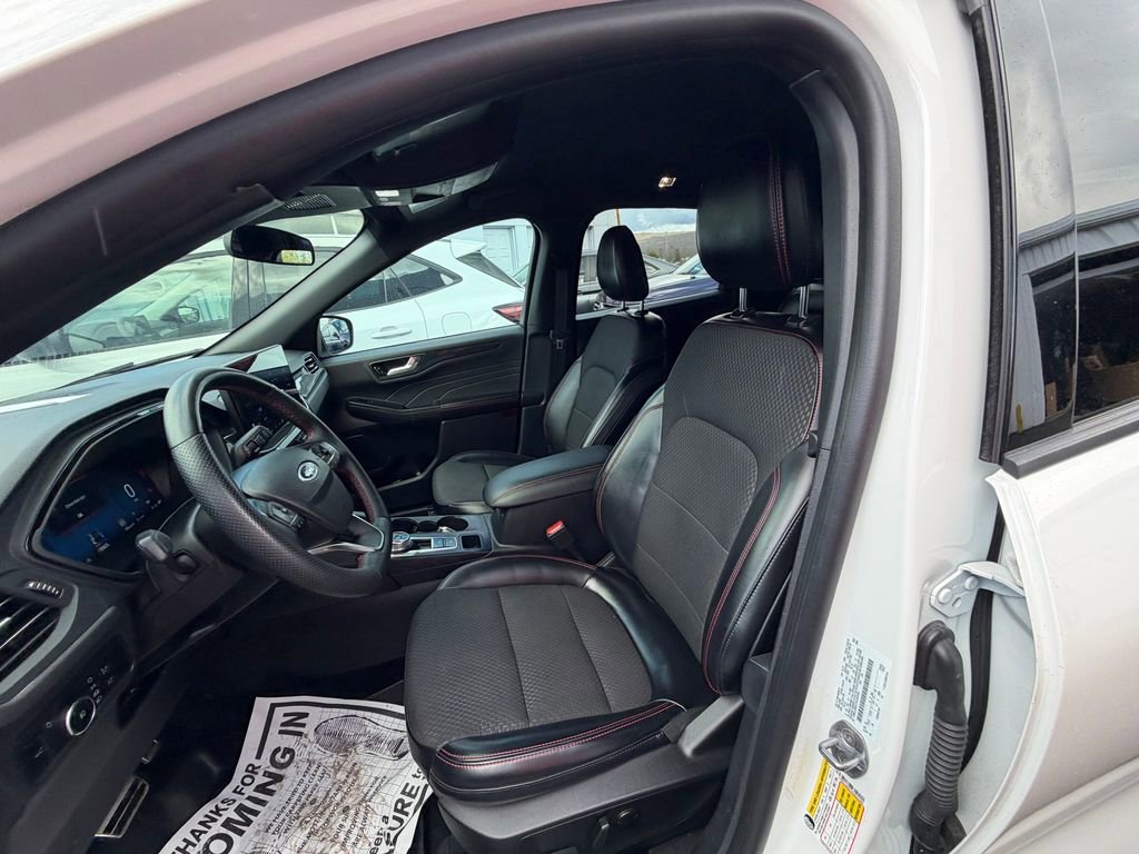 Used 2023 Ford Escape ST-Line Select w/ Tech Pack #2 AWD/4WD image 9
