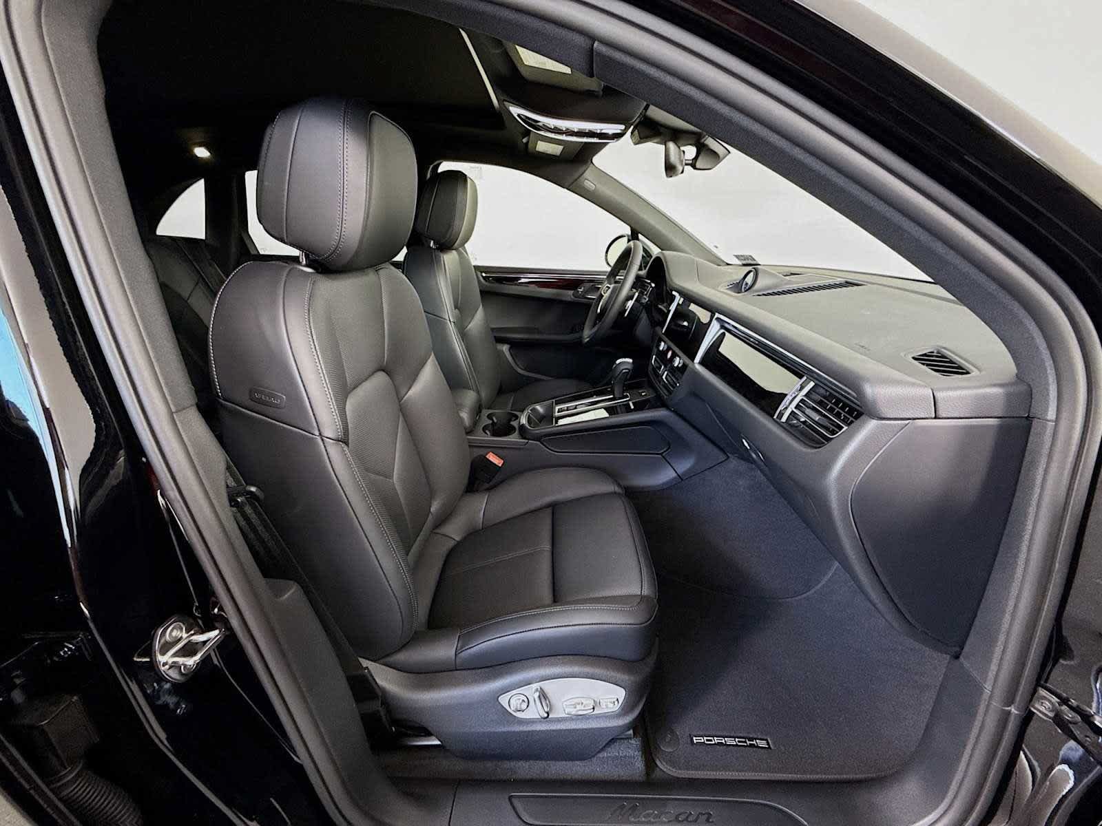 New 2025 Porsche Macan AWD/4WD image 21